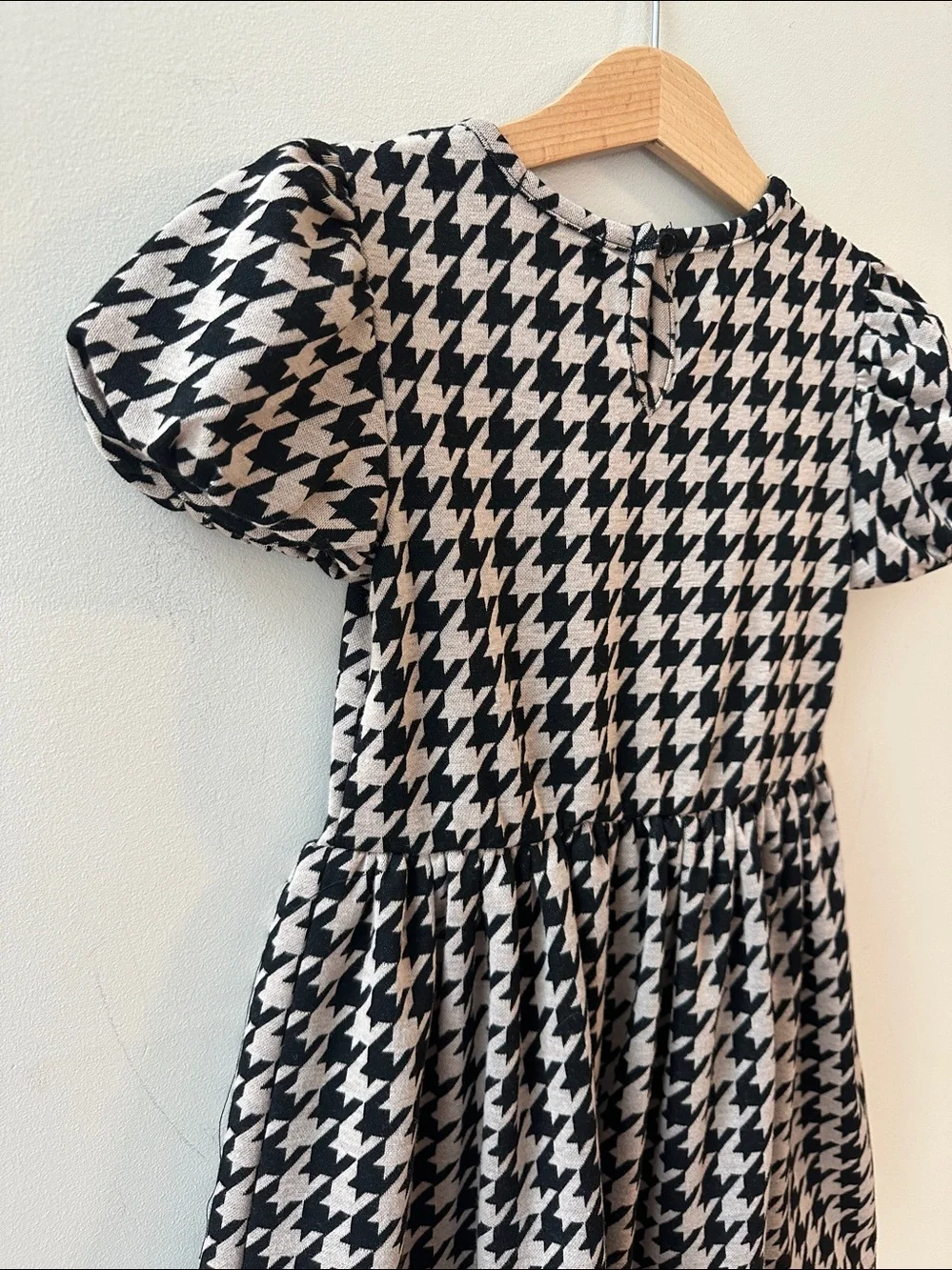 Tahari Girls Size 6 Black & Cream Houndstooth Puff-Sleeve Dress